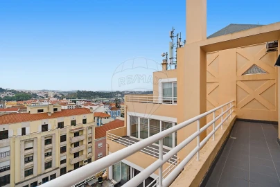 Apartamento T2 para Venda em Santa Maria, São Pedro e Matacães
