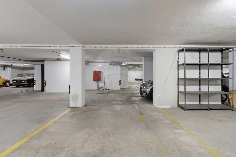 Apartamento T2 para Venda em Santa Maria, São Pedro e Matacães Foto 31
