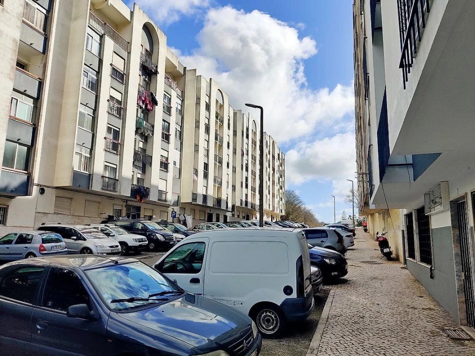 Apartamento T3 para Venda em Rio de Mouro Foto 22