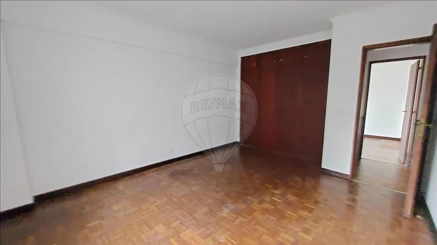 Apartamento T3 para Venda em Rio de Mouro Foto 12