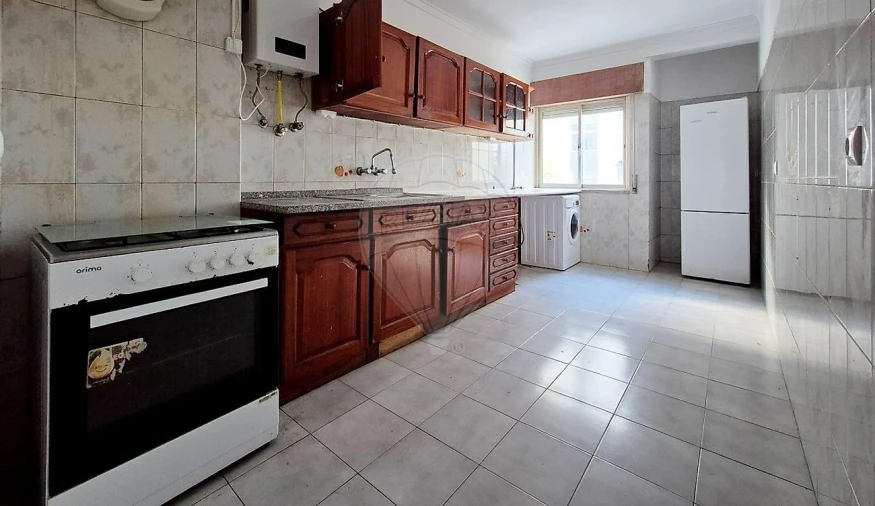 Apartamento T3 para Venda em Rio de Mouro Foto 6