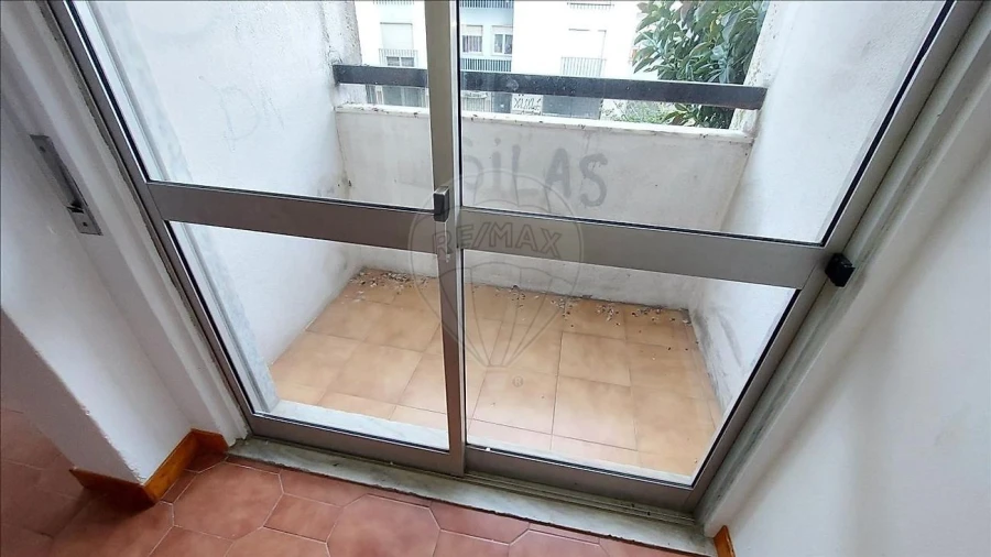 Apartamento T3 para Venda em Rio de Mouro Foto 9