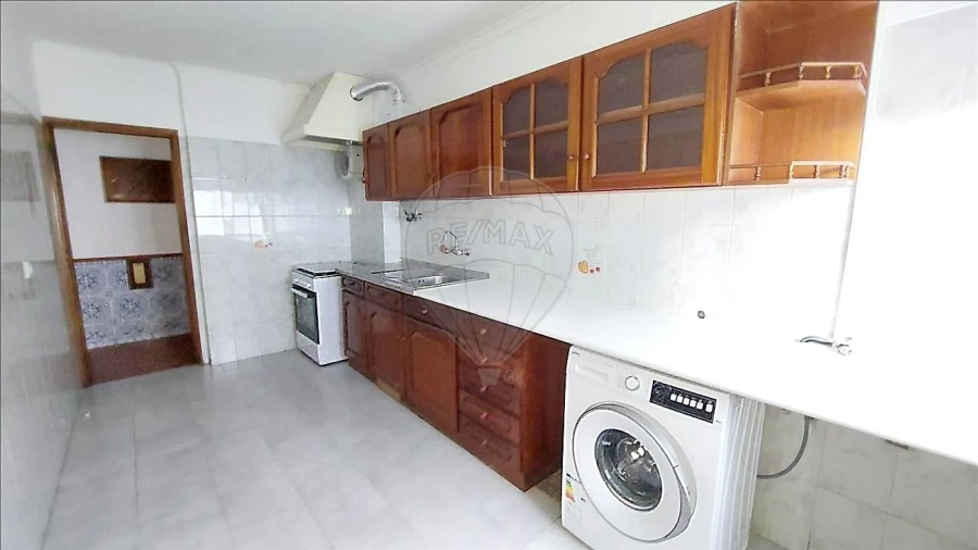 Apartamento T3 para Venda em Rio de Mouro Foto 7