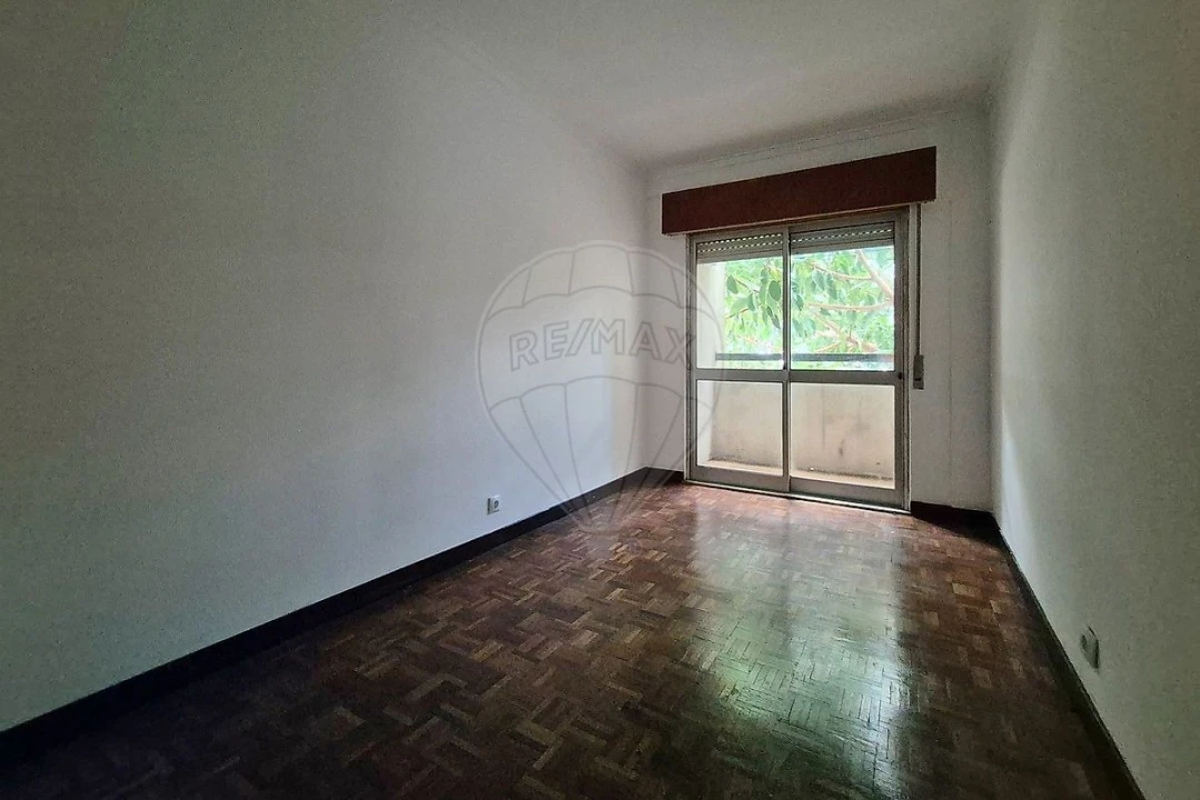 Apartamento T3 para Venda em Rio de Mouro Foto 10