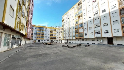 Apartamento T2 para Venda em Queluz e Belas