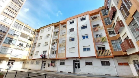 Apartamento T2 para Venda em Queluz e Belas
