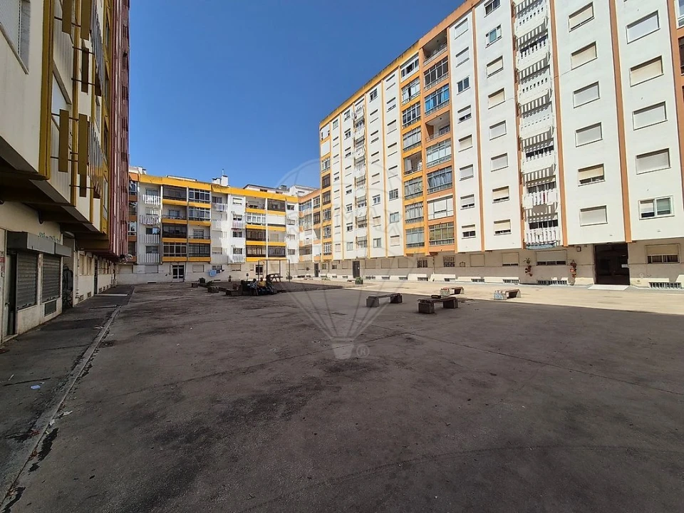 Apartamento T2 para Venda em Queluz e Belas Foto 6