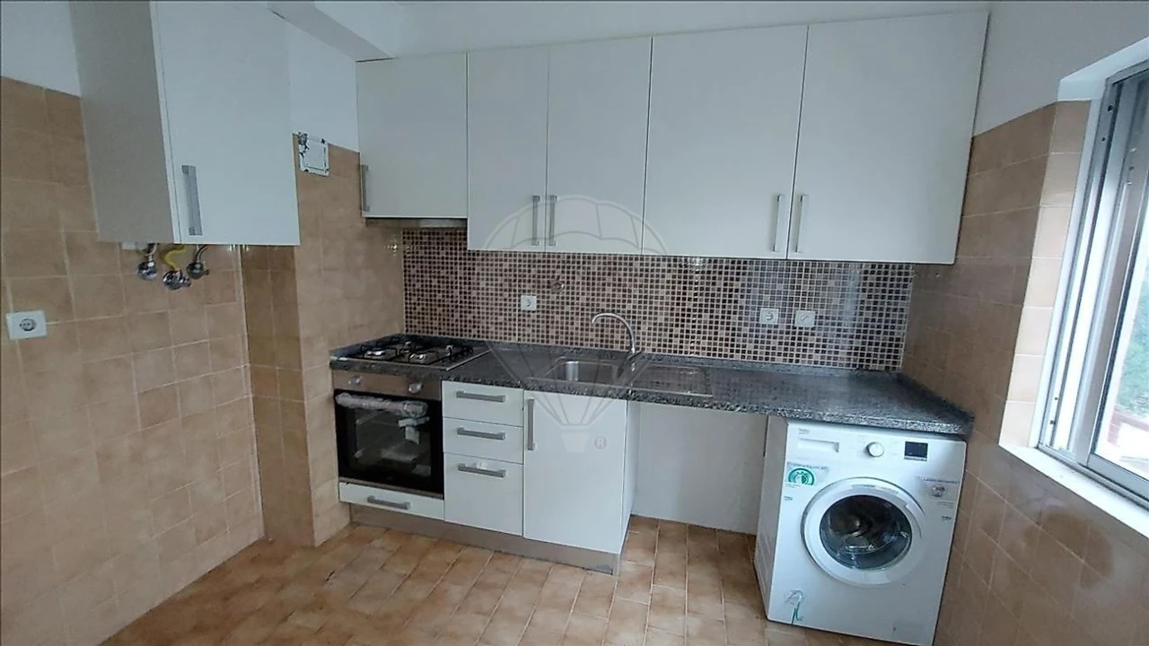 Apartamento T3 para Venda em Rio de Mouro Foto 14