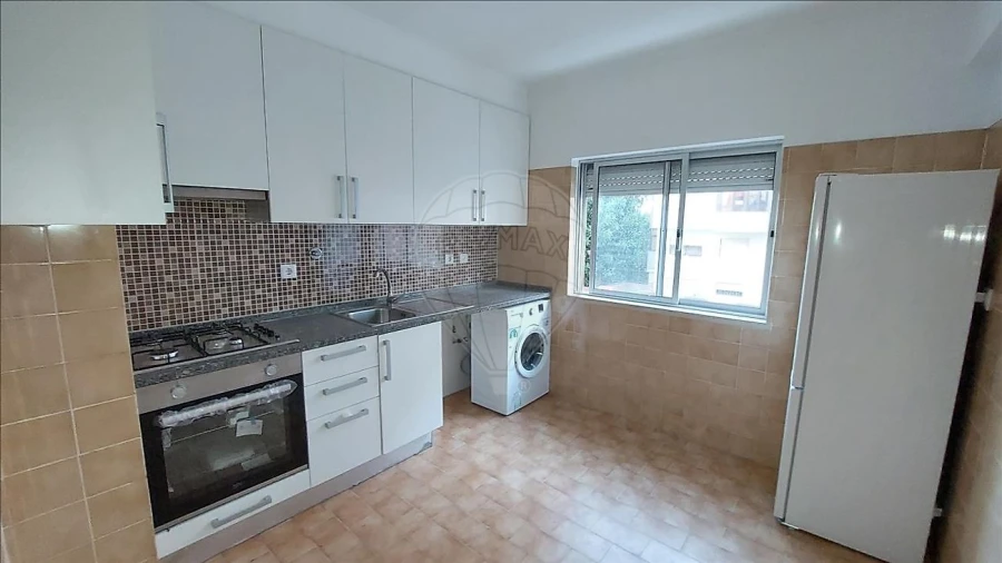 Apartamento T3 para Venda em Rio de Mouro Foto 15