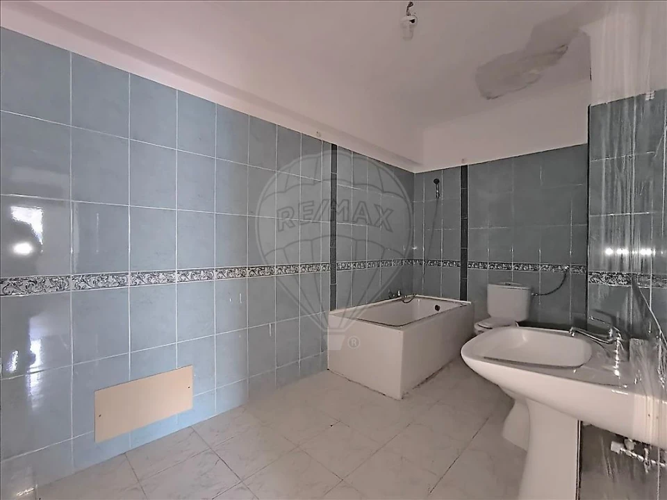 Apartamento T3 para Venda em Rio de Mouro Foto 4