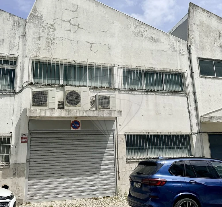 Armazém para Arrendamento em Alfragide Foto 13