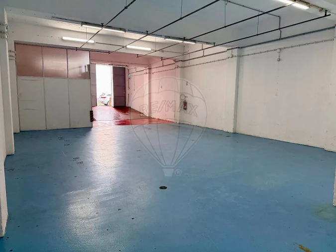 Armazém para Arrendamento em Alfragide Foto 2