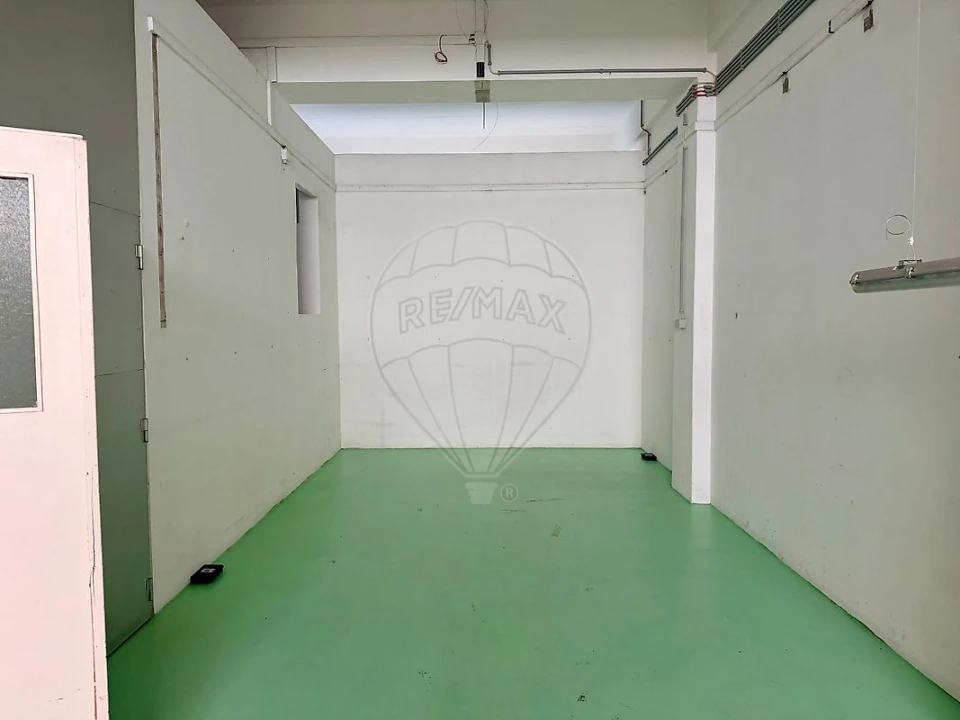 Armazém para Arrendamento em Alfragide Foto 4