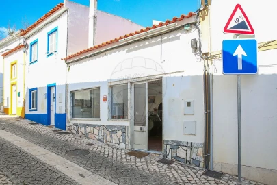 Negócio para Venda em Alenquer (Santo Estêvão e Triana)