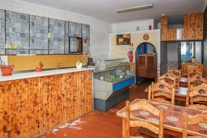 Negócio para Venda em Alenquer (Santo Estêvão e Triana)