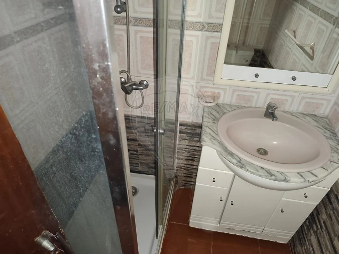 Apartamento T1 para Venda em Azambuja Foto 4