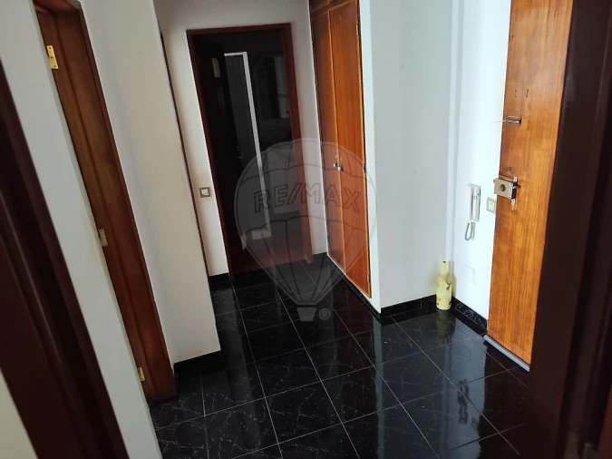 Apartamento T1 para Venda em Azambuja Foto 14