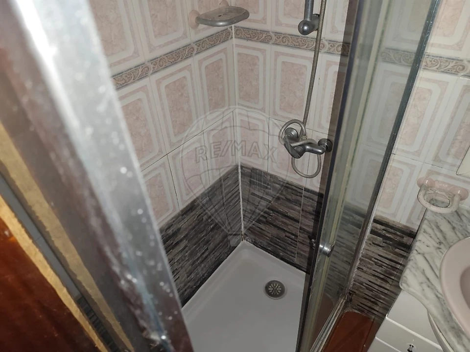 Apartamento T1 para Venda em Azambuja Foto 12