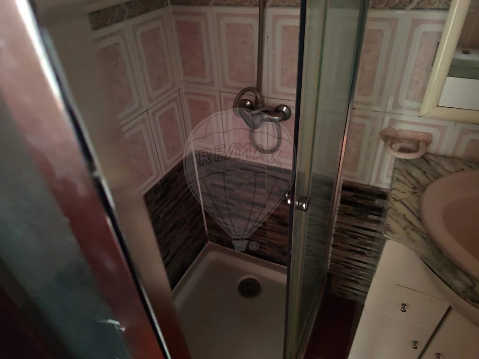 Apartamento T1 para Venda em Azambuja Foto 6