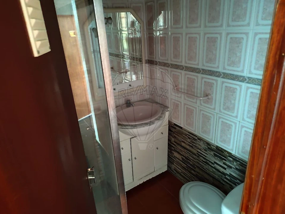 Apartamento T1 para Venda em Azambuja Foto 7