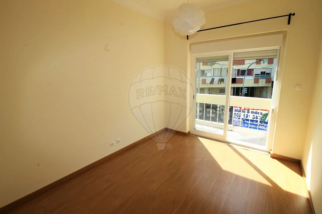 Apartamento T2 para Arrendamento em Vila Franca de Xira Foto 6