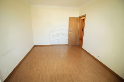 Apartamento T2 para Arrendamento em Vila Franca de Xira