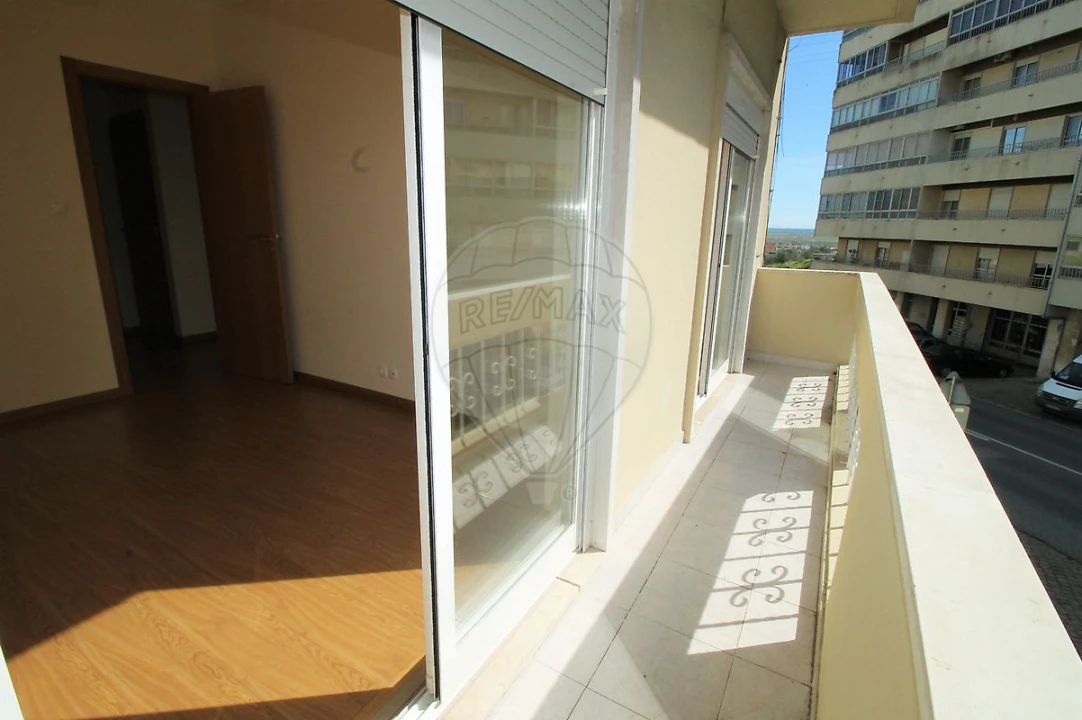 Apartamento T2 para Arrendamento em Vila Franca de Xira Foto 15