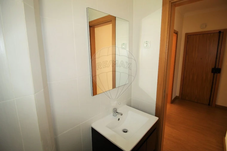 Apartamento T2 para Arrendamento em Vila Franca de Xira Foto 7
