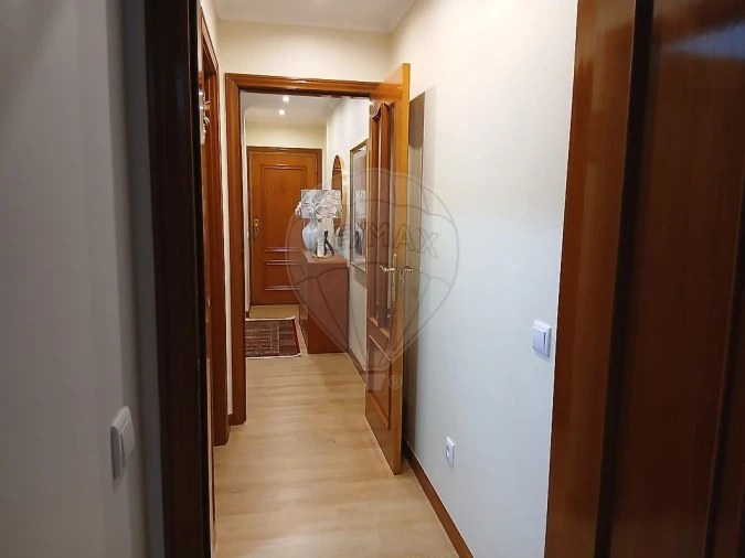Apartamento T2 para Venda em Aguas Santas Foto 2