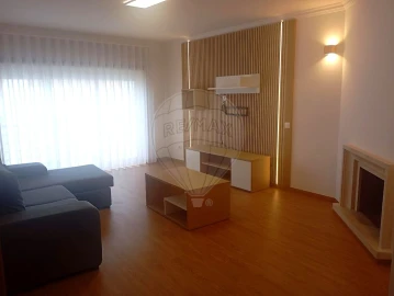 Apartamento T2 para Arrendamento em Tavarede