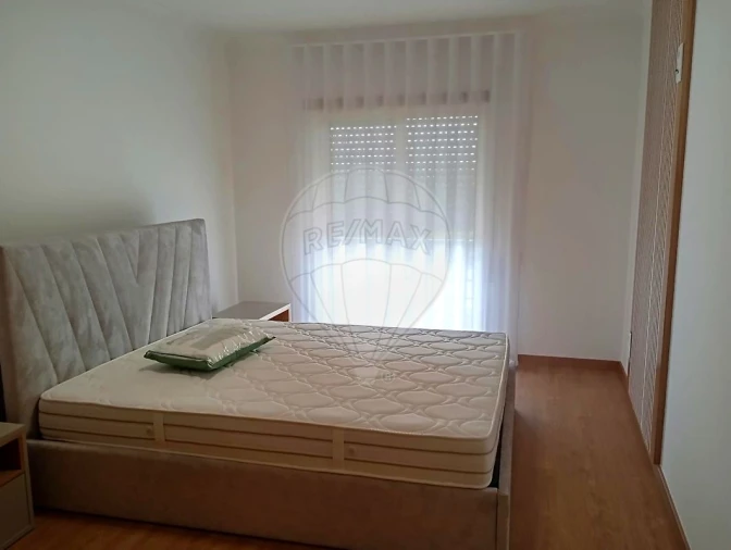 Apartamento T2 para Arrendamento em Tavarede Foto 8