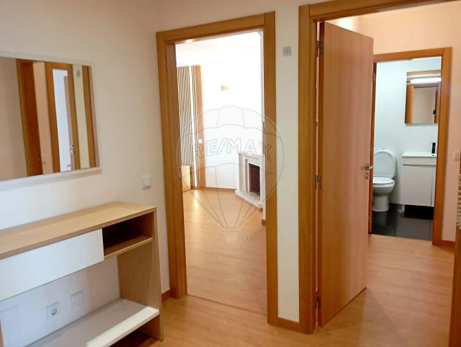 Apartamento T2 para Arrendamento em Tavarede Foto 3