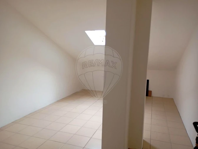 Apartamento T2 para Arrendamento em Tavarede Foto 15