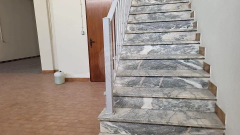 Armazém para Venda em Camarate, Unhos e Apelação