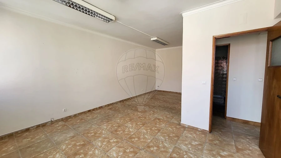 Armazém para Venda em Camarate, Unhos e Apelação Foto 22