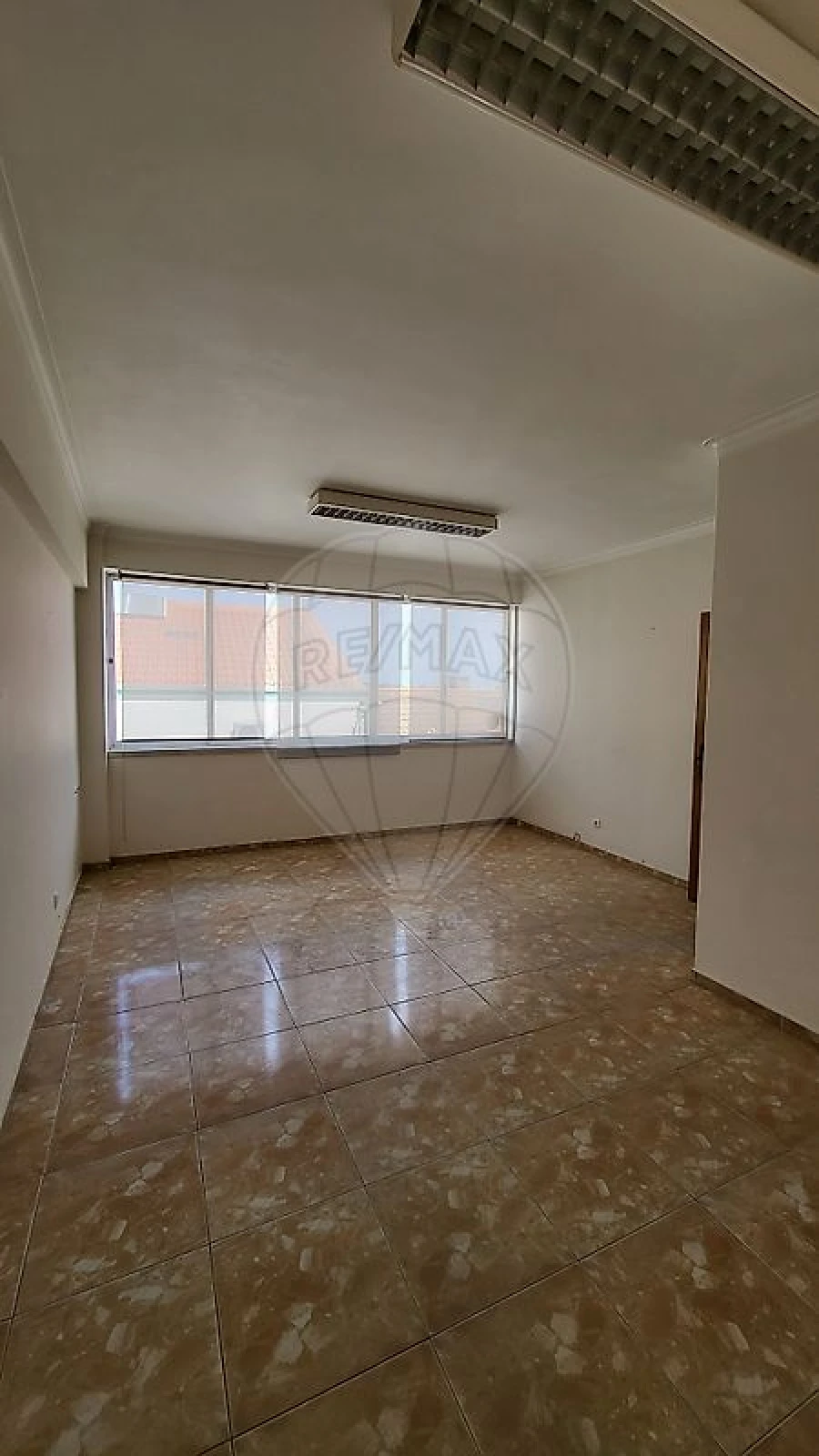 Armazém para Venda em Camarate, Unhos e Apelação Foto 4