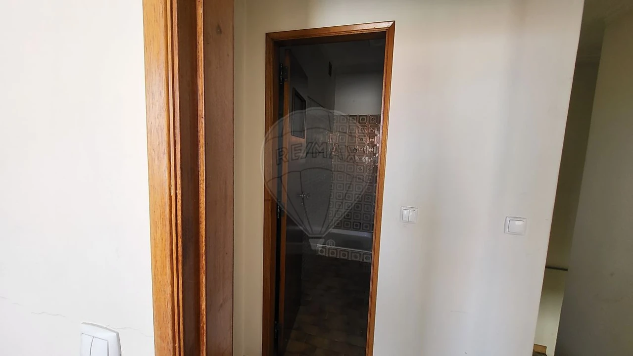 Armazém para Arrendamento em Camarate, Unhos e Apelação Foto 6