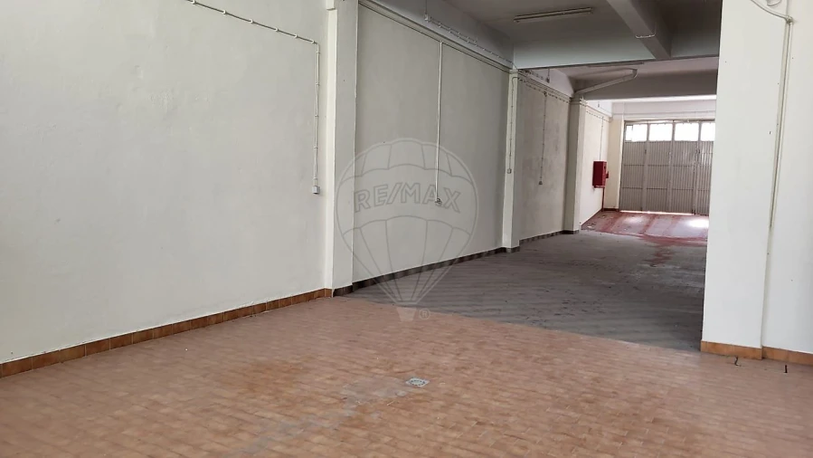 Armazém para Arrendamento em Camarate, Unhos e Apelação Foto 13