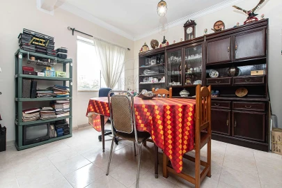 Apartamento T2 para Venda em Agualva e Mira-Sintra