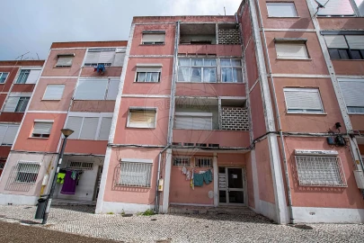 Apartamento T2 para Venda em Agualva e Mira-Sintra