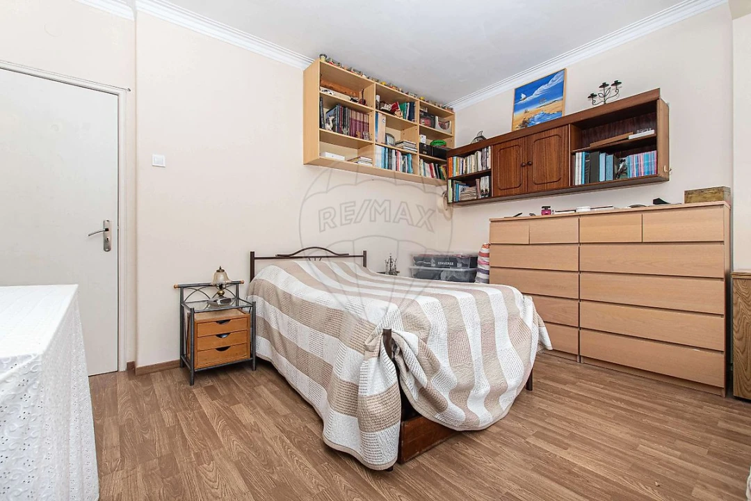 Apartamento T2 para Venda em Agualva e Mira-Sintra Foto 5
