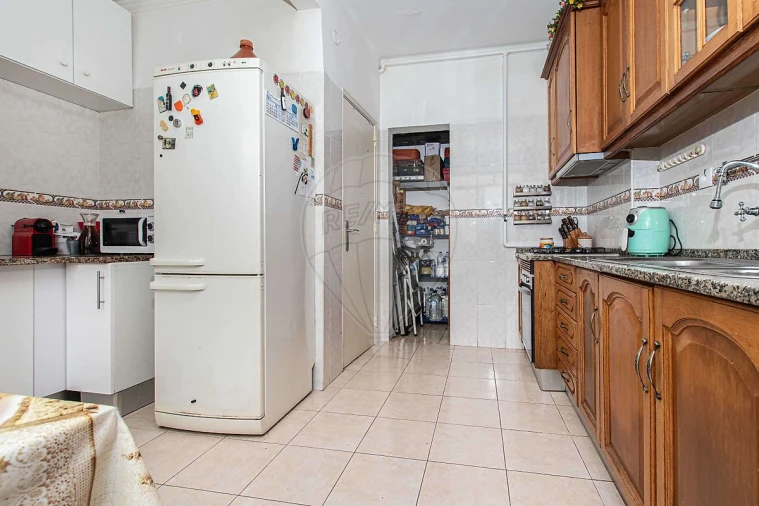 Apartamento T2 para Venda em Agualva e Mira-Sintra Foto 14
