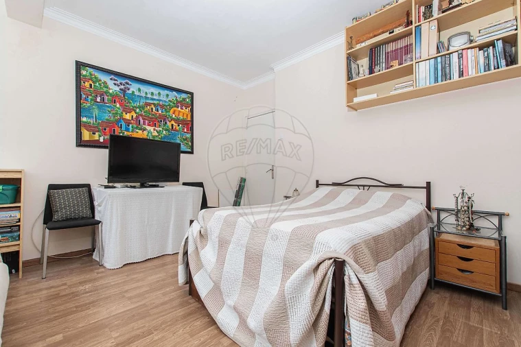 Apartamento T2 para Venda em Agualva e Mira-Sintra Foto 2