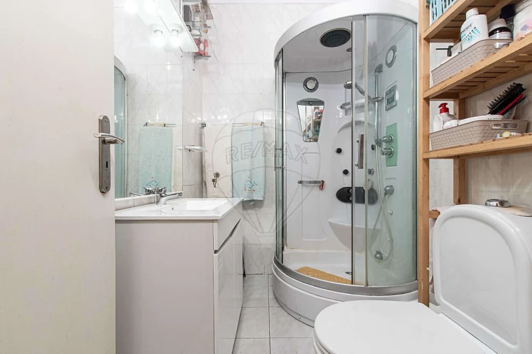 Apartamento T2 para Venda em Agualva e Mira-Sintra Foto 7