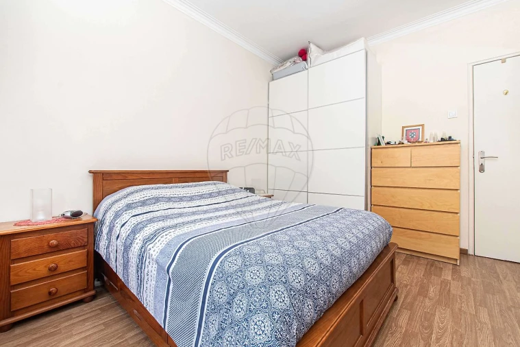 Apartamento T2 para Venda em Agualva e Mira-Sintra Foto 4