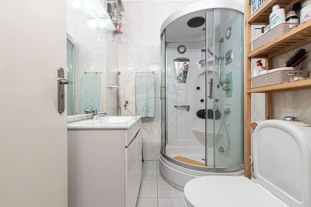 Apartamento T2 para Venda em Agualva e Mira-Sintra Foto 7