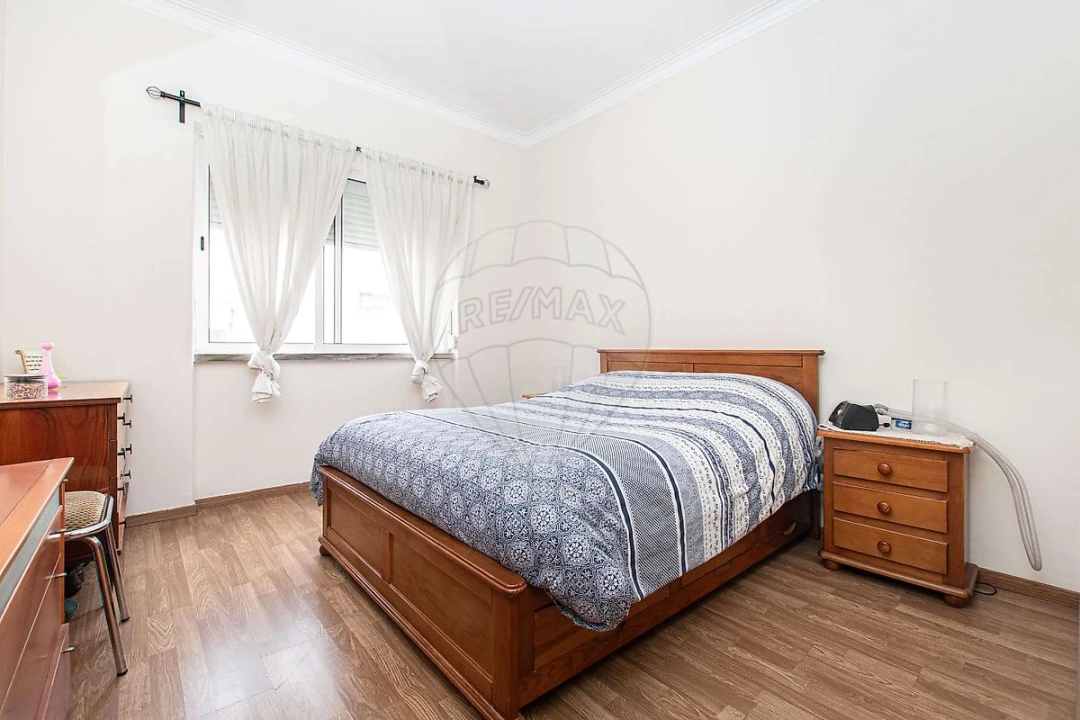 Apartamento T2 para Venda em Agualva e Mira-Sintra Foto 20