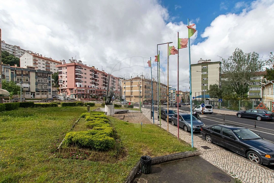 Apartamento T2 para Venda em Agualva e Mira-Sintra Foto 19