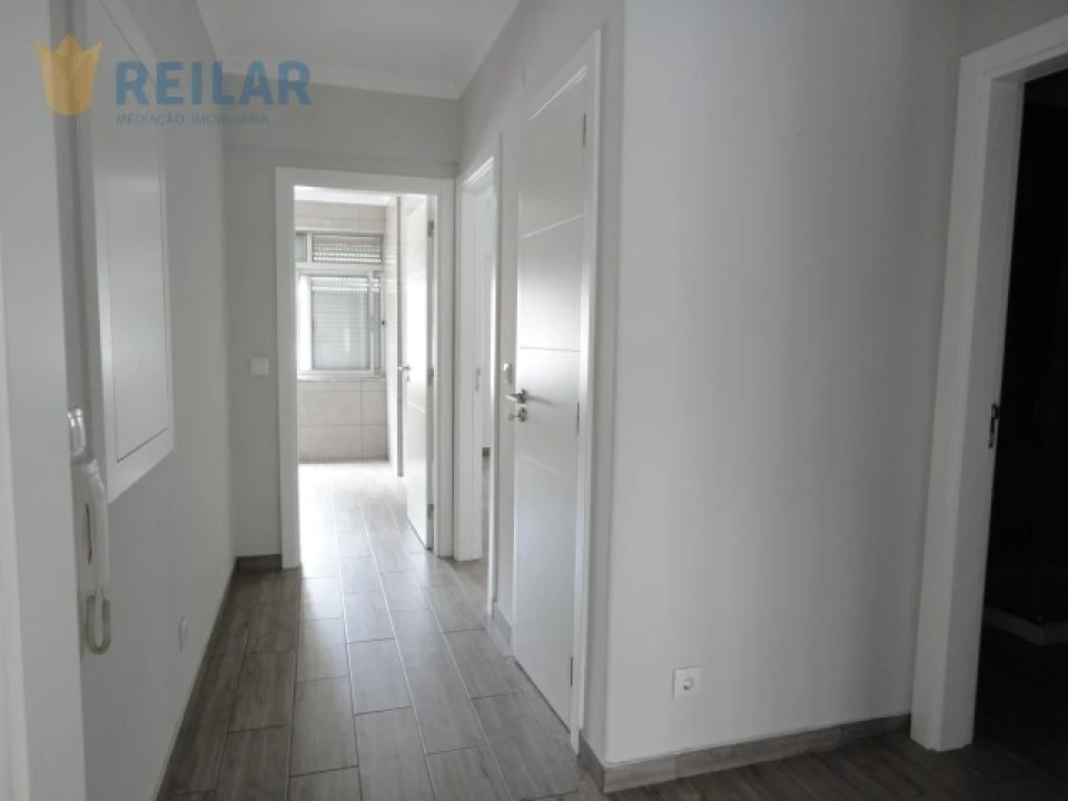 Apartamento T2 para Arrendamento em Santa Iria de Azoia, São João da Talha e Bobadela Foto 4