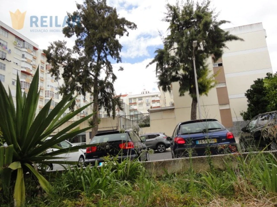 Apartamento T2 para Arrendamento em Santa Iria de Azoia, São João da Talha e Bobadela Foto 11
